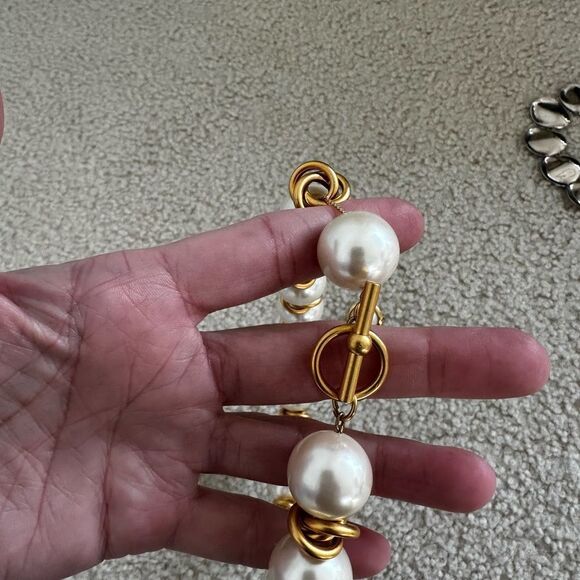 Vintage Elegant Gold Tone and Pearl Chunky Necklace Set - Picture 3 of 3